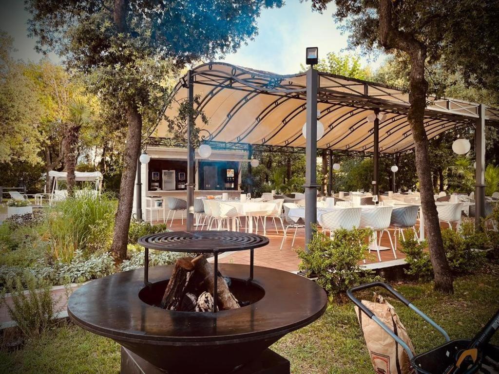 Hotel Raffaelli Villa Angela Forte dei Marmi Bagian luar foto